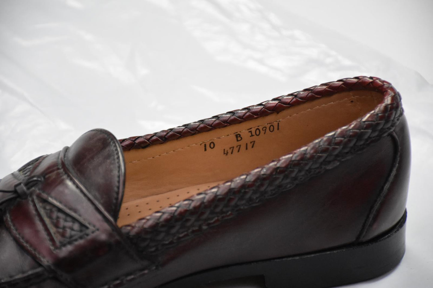 Allen Edmonds Men's 10 B Maxfield Tassel Loafer Leather Upper and Sole Chili