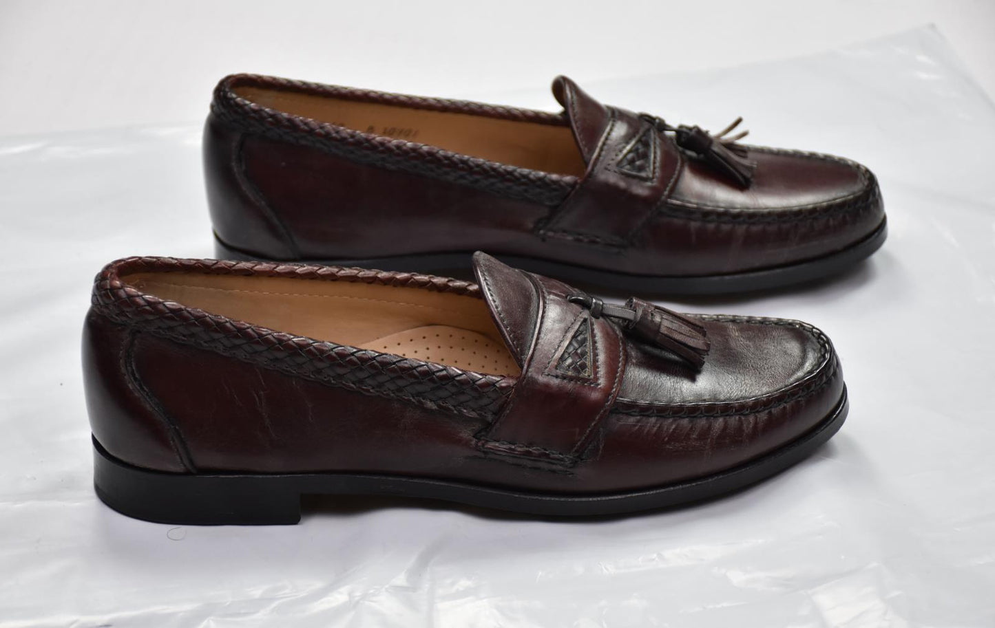 Allen Edmonds Men's 10 B Maxfield Tassel Loafer Leather Upper and Sole Chili