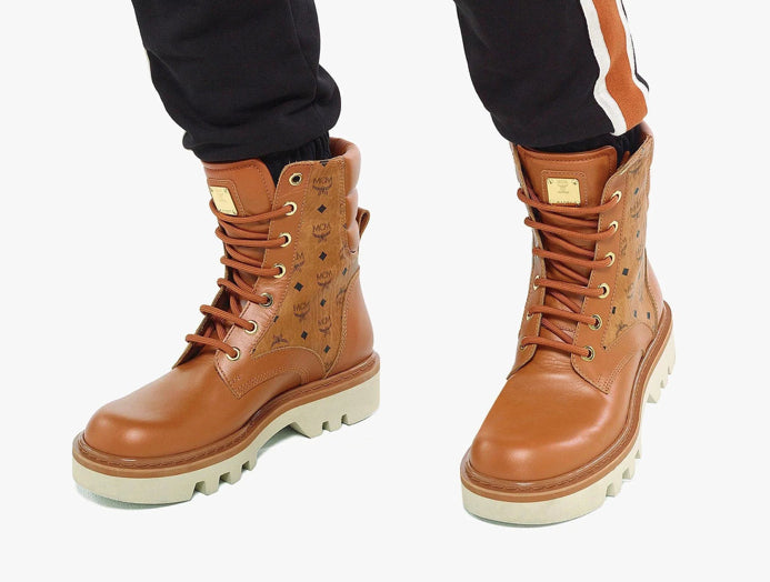 MCM Visetos Boots Calf leather SZ EU 42- US 9 Gold Plate Hardware MEXCAMM14