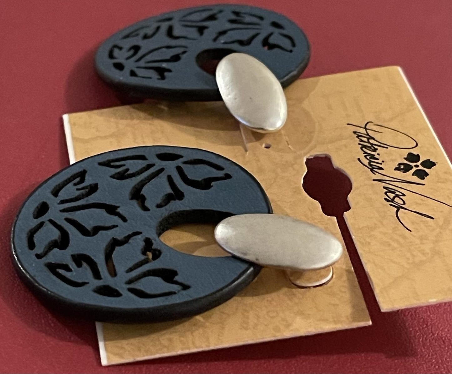 Patricia Nash Silver-Tone Floret-Cut Blue LeMedGray Earnings NEW $29 J954128PDSF