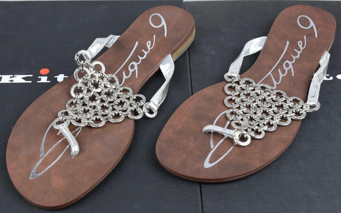 Boutique 9 Women's Thong Sandals with Interlocking Metal Rings Silver 7 M New