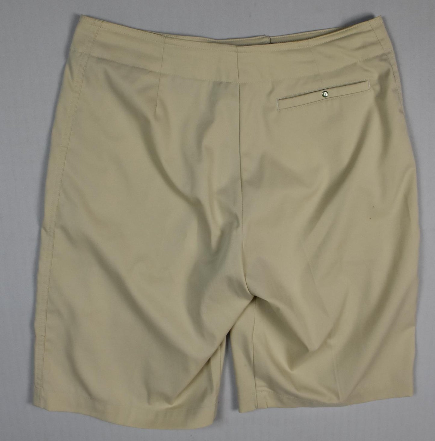 TAIL TECH PERFORMANCE Women's Beige Shorts Size 6 Mint