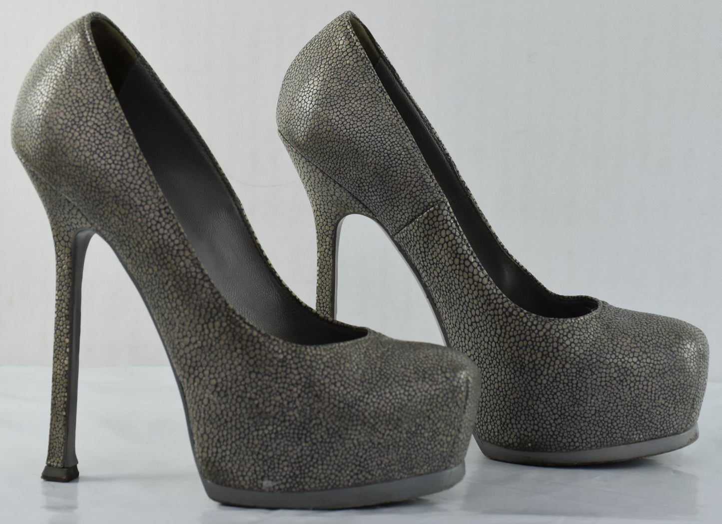 YSL Yves Saint Laurent Textured Leather Tribtoo Platform Pumps Heels 35.5 = 5.5