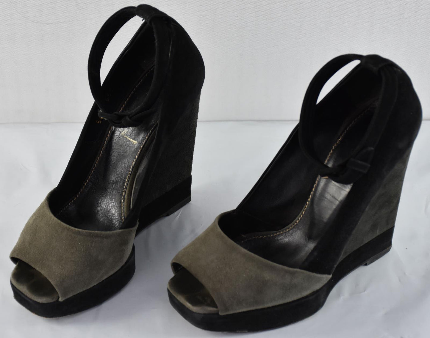 YSL Yves Saint Laurent Suede WEDGE Peep Toe Platform Pumps Heels Size 35 = 5