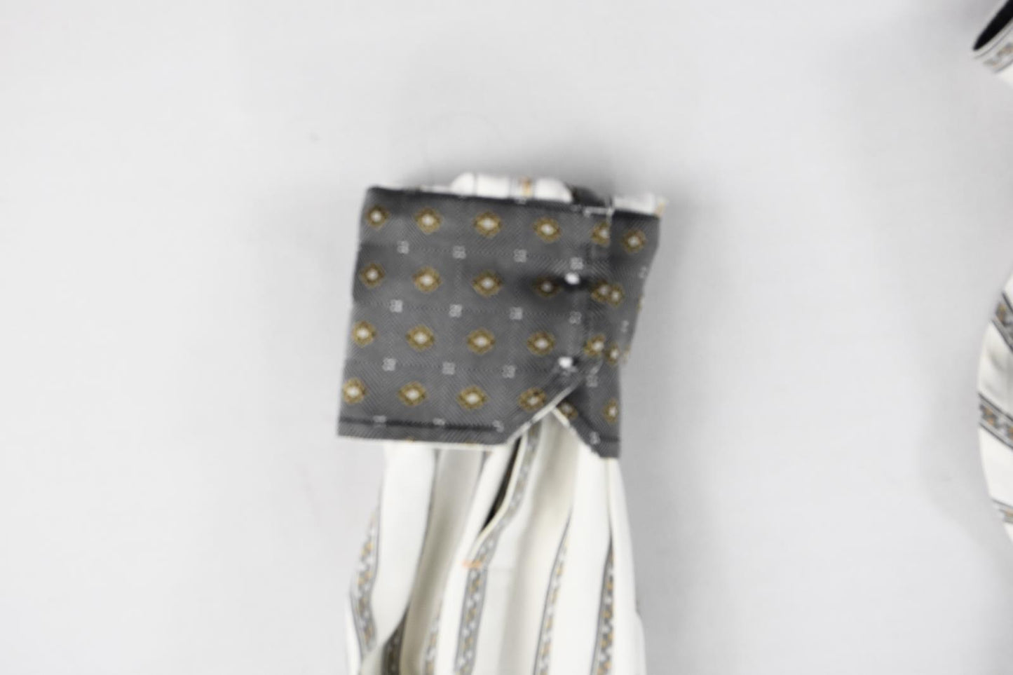 Robert Graham Men's  Shirt Size M Spots Will Need Cleaning